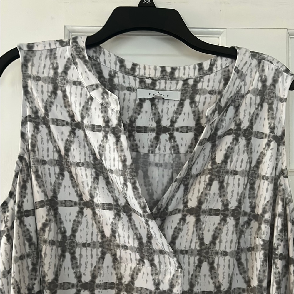 Gray and White Sleeveless Blouse